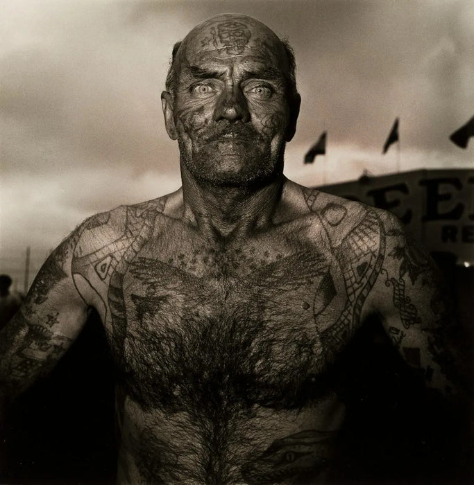 Diane Arbus - Tattooed Man at the Carnival, 1970