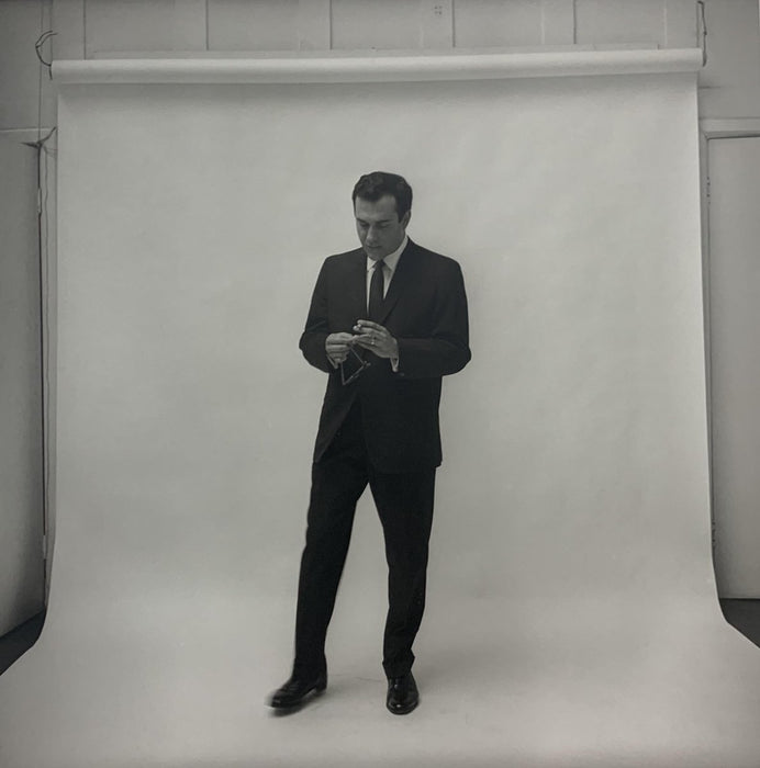 Cecil Beaton - Harold Pinter, print in colors - FineArt Vendor