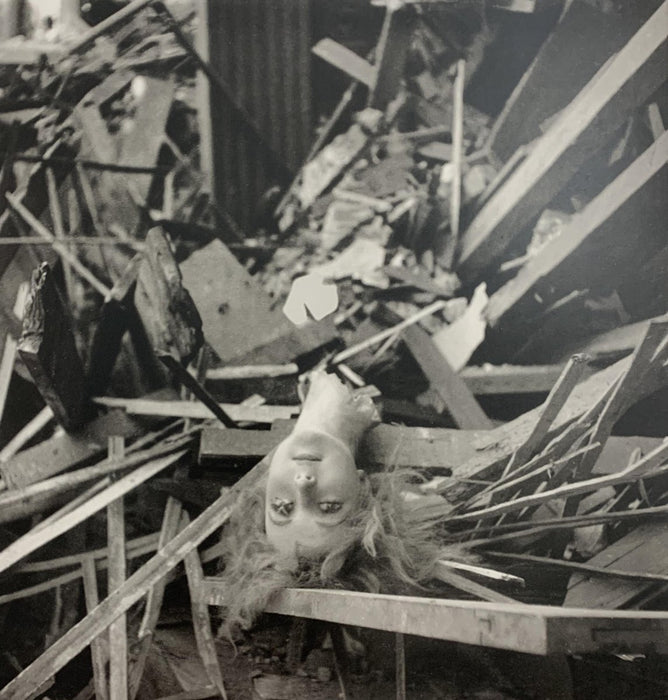 Cecil Beaton - Madame Tussaud's, print in colors - FineArt Vendor