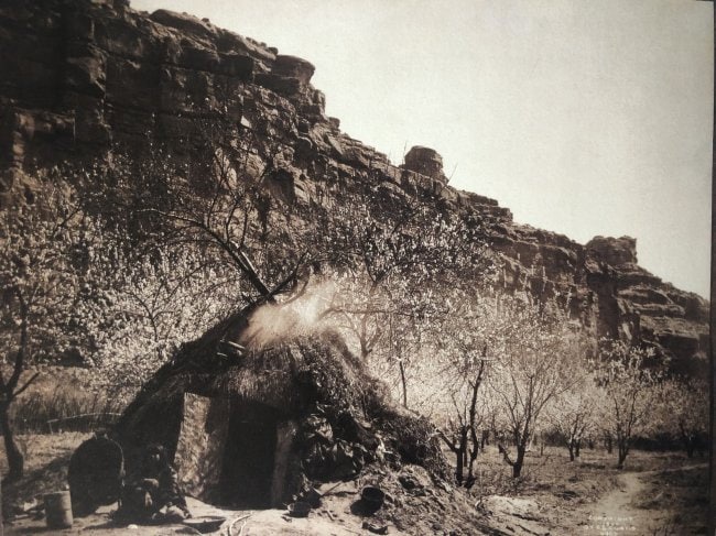Edward Curtis - A Hava Supai Home, Arizona, 1903 - FineArt Vendor