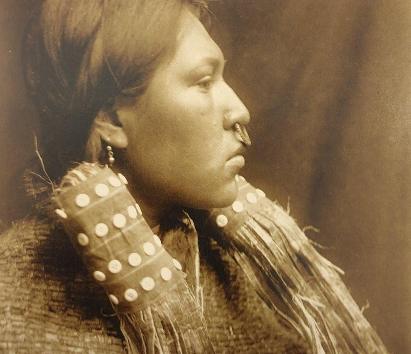 Edward Curtis - Hesquiat woman, 1910 - FineArt Vendor