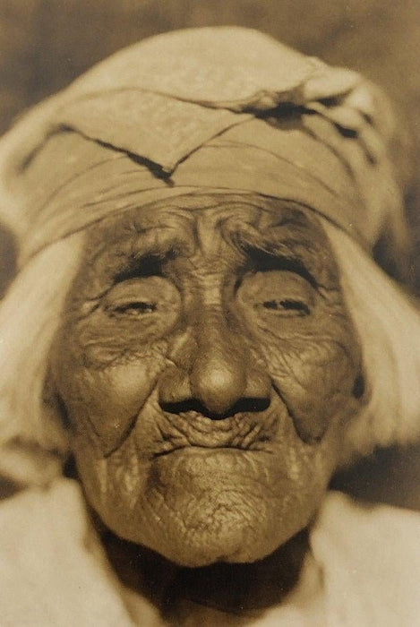 Edward Curtis - Santa Ysabel woman, 1924 - FineArt Vendor
