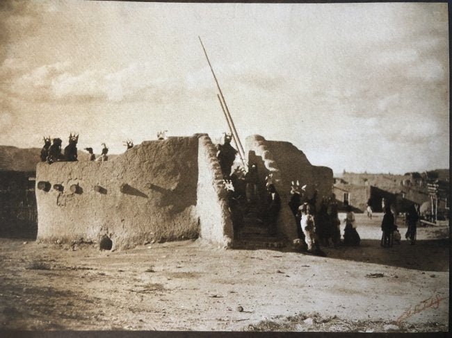 Edward Curtis - The Estufa of San Ildefonso, 1905 - FineArt Vendor