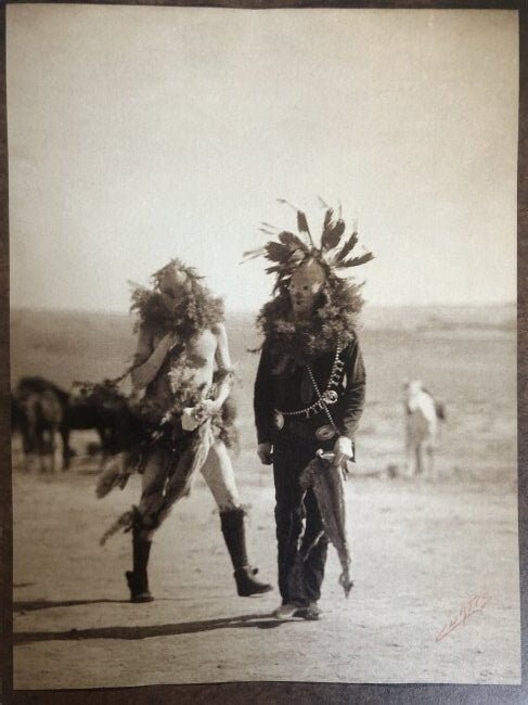 Edward Curtis - The Two Beggers - Yebichai, Navajo,1904 - FineArt Vendor