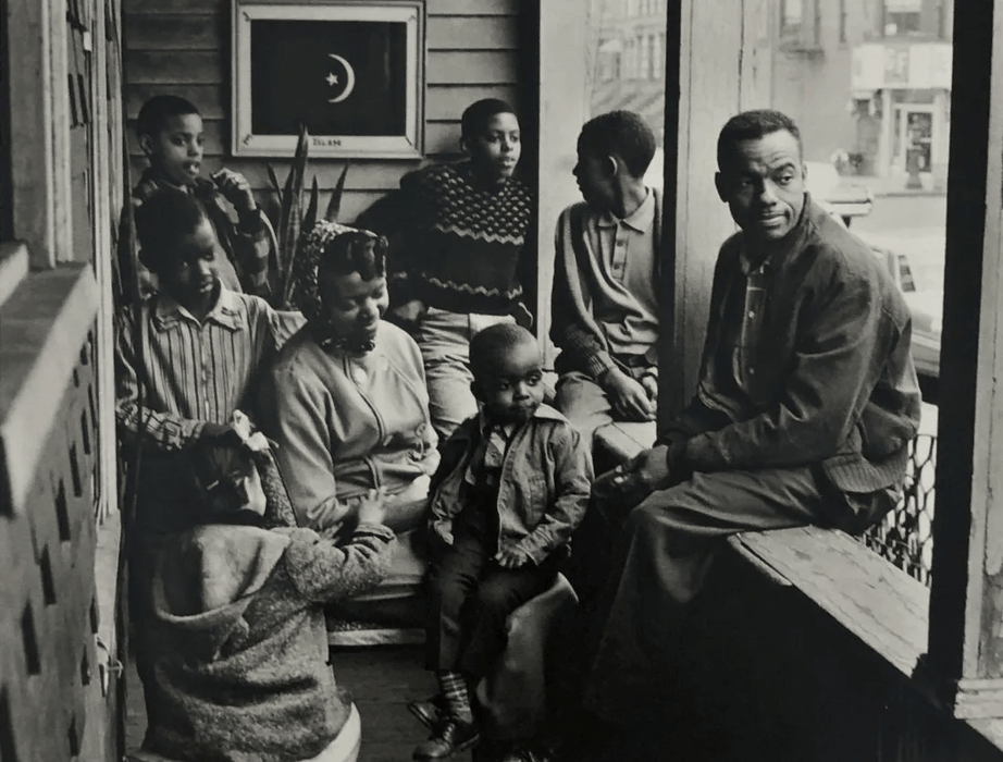 Gordon Parks - Jacob X & His Family, Brooklyn, NY, 1963 - FineArt Vendor