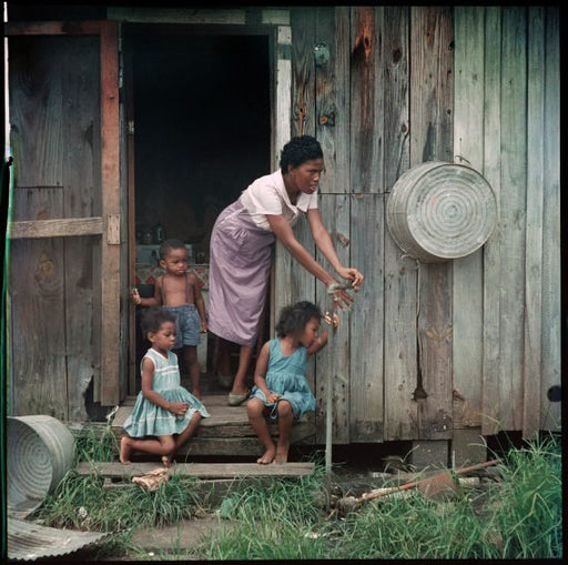 Gordon Parks - Mother and Child, Mobile, Alabama, 1956 - FineArt Vendor