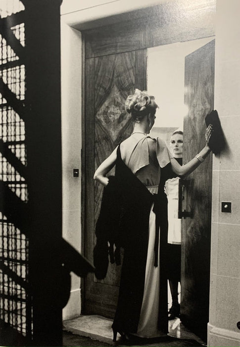 Helmut Newton - 16th Arrondissement, French Vogue, Paris 1975 print in colors - FineArt Vendor