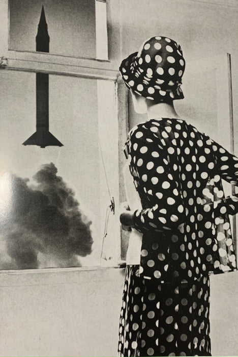 Helmut Newton -Fashion Gerald McCann, Queen, Paris 1967 print in colors - FineArt Vendor