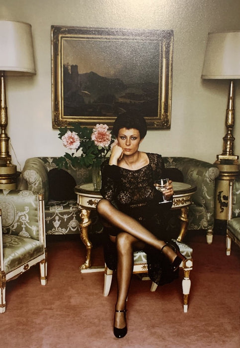 Helmut Newton - Villa d'Este, Lake Como, Italy 1975 print in colors - FineArt Vendor