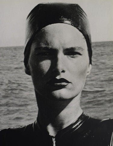 Herb Ritts - Lynn, Paradise Cove, 1985 Gravure - FineArt Vendor