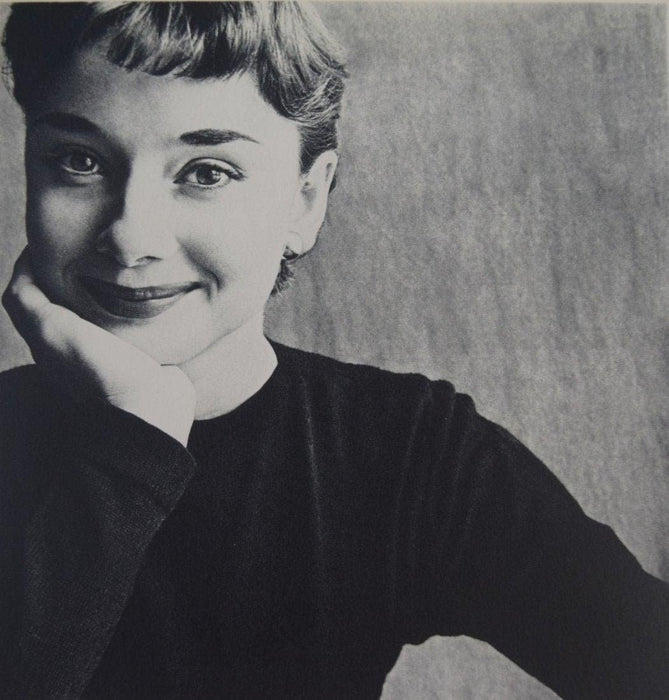 Irving Penn - Audrey Hepburn, Paris, 1951 Gravure - FineArt Vendor
