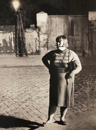 Brassai - Fille de Joie, Quartier Italie, 1932 Gravure - FineArt Vendor