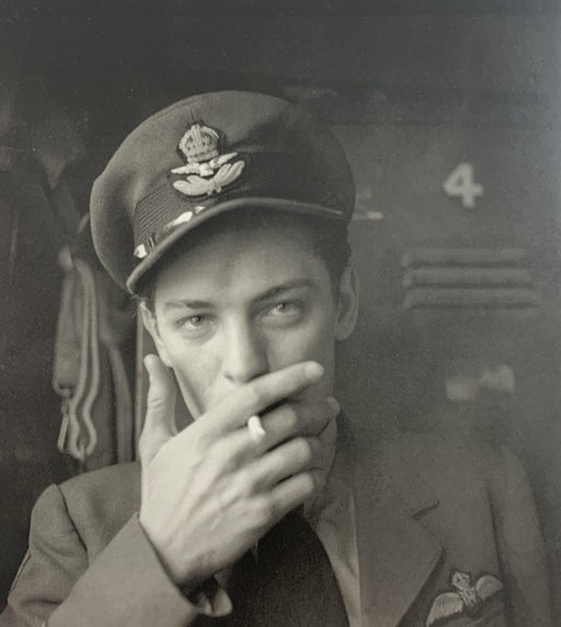 Cecil Beaton - Pilot Officer James Daley, print in colors - FineArt Vendor