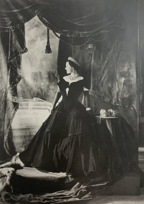 Cecil Beaton - Queen Elizabeth, print in colors - FineArt Vendor