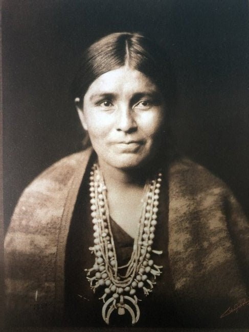 Edward Curtis - A Navajo Woman, 1904 - FineArt Vendor