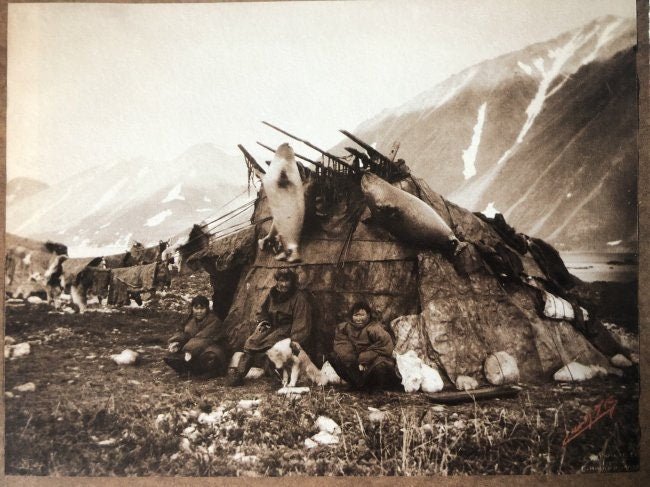 Edward Curtis - Inuit Hut and Family, 1899 - FineArt Vendor