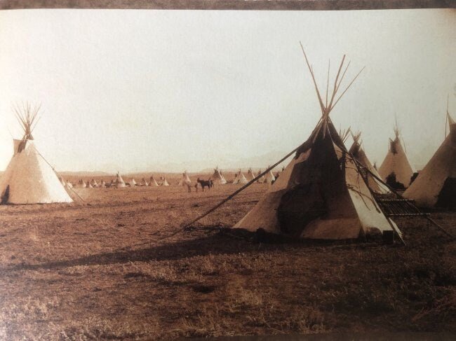 Edward Curtis - The Blackfoot Encampment, 1900 - FineArt Vendor