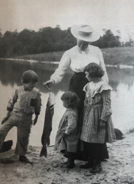 Ernest Hemingway (Grace and Children) print in colors - FineArt Vendor