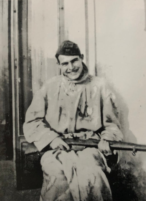Ernest Hemingway (Posing with Rifle) print in colors - FineArt Vendor
