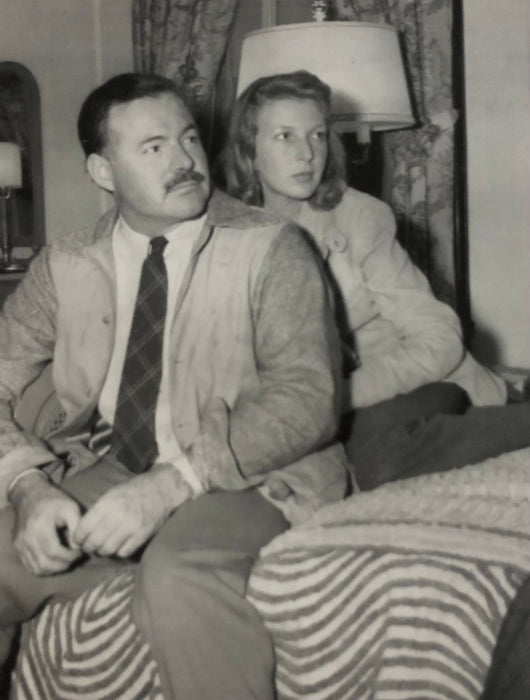 Ernest Hemingway (With Martha Gellhorn) print in colors - FineArt Vendor