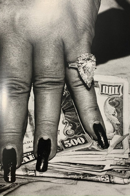 Helmut Newton -Fat hand and dollars, Monte Carlo 1986 print in colors - FineArt Vendor