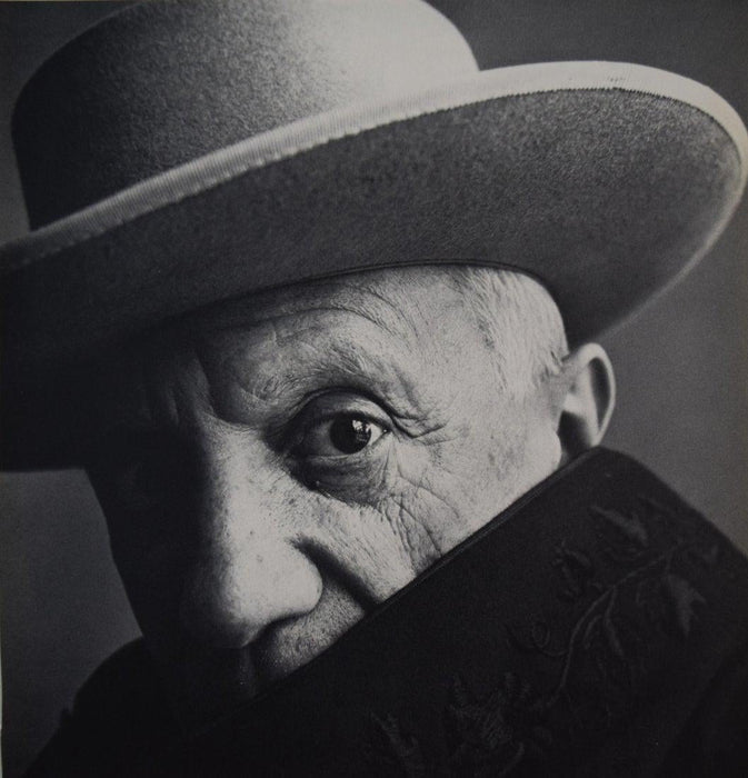Irving Penn - Pablo Picasso, Cannes, 1957 Gravure - FineArt Vendor