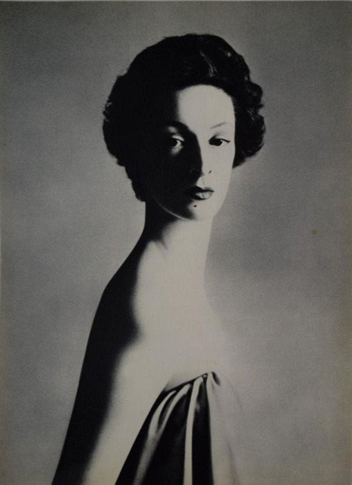 Richard Avedon - Signora Gianni Agnelli, 1953 Lithograph - FineArt Vendor